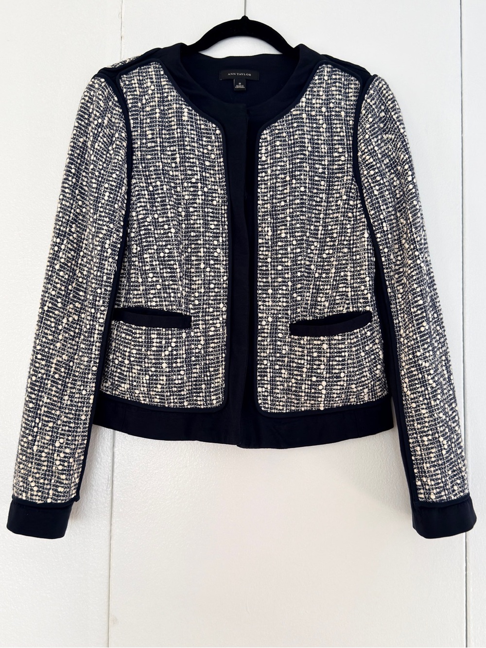 Ann Taylor Navy Cream Tweed Boucle Jacket Knit Trim Collarless Size 0
